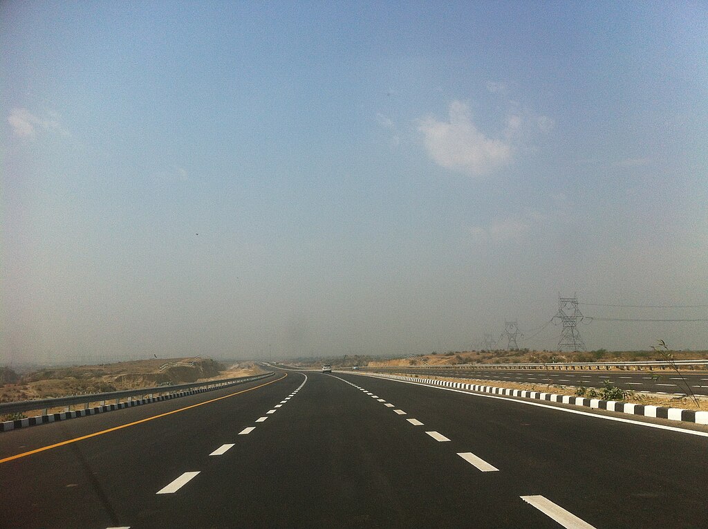 approaching yamuna01 agra lucknow expressway (33198644271)